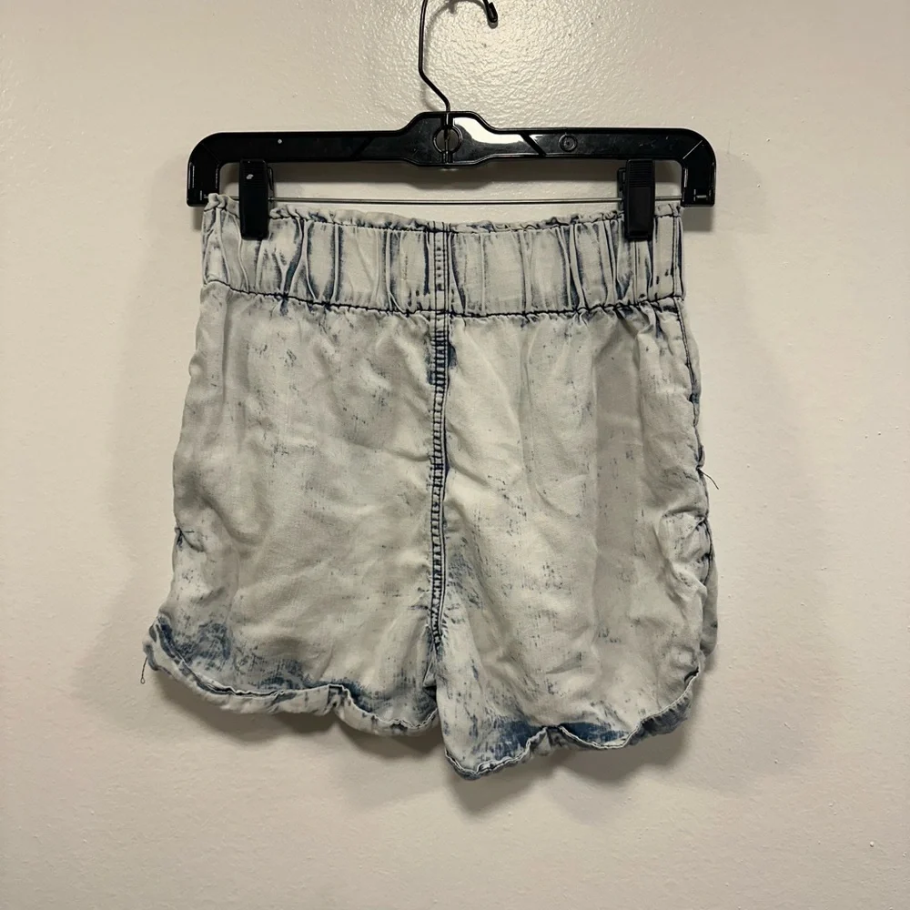 Altar'd State Blue Acid-Wash Elastic Waist Denim Shorts